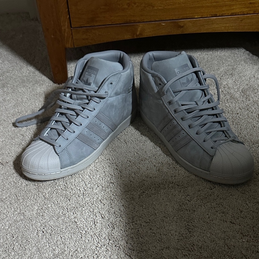 Adidas Men's Light Gray High-Top Sneakers - Picture 7 of 7